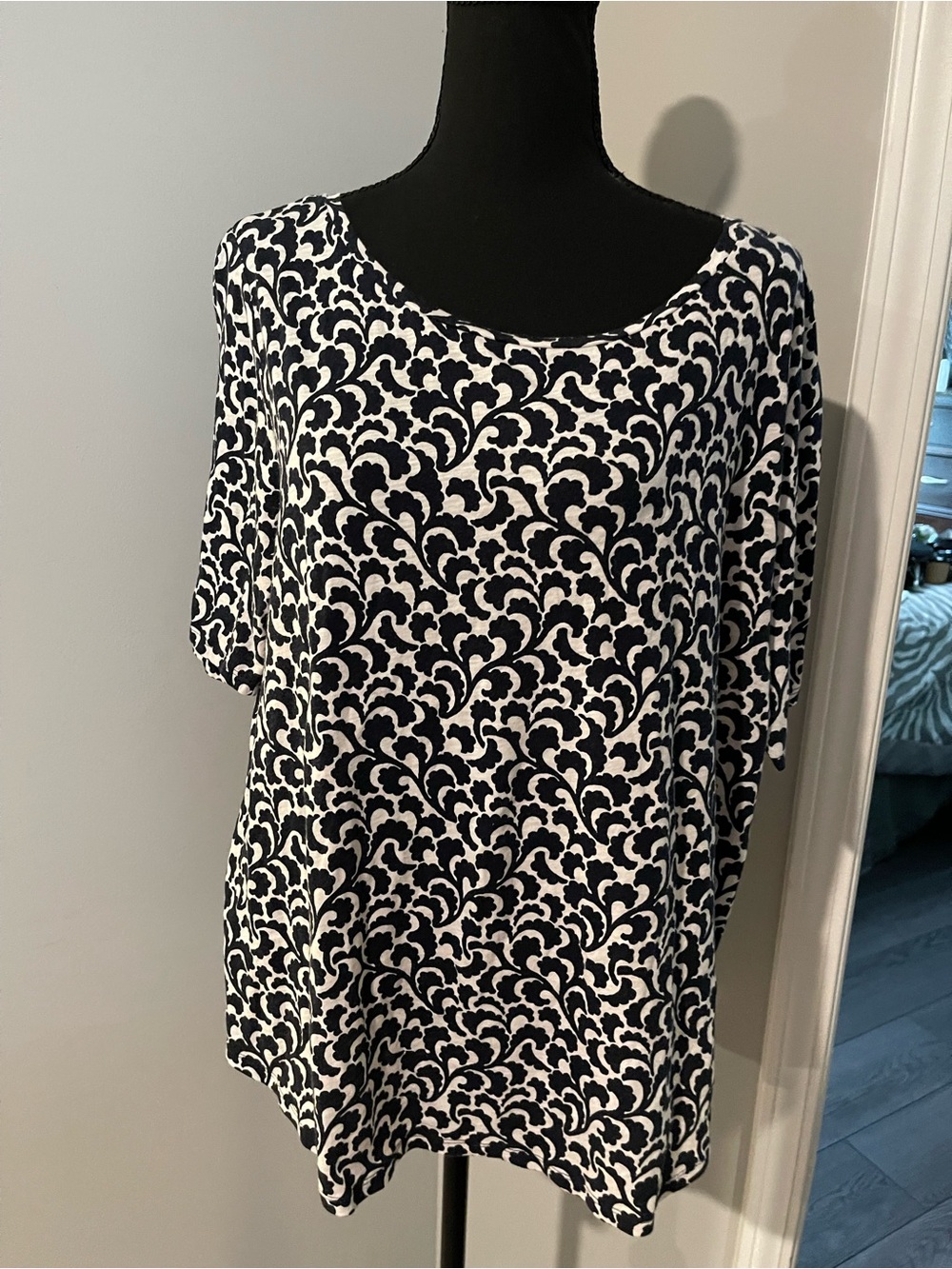 Loft tee NWOT